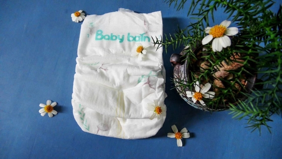 2023 Penjualan Panas Sampel Gratis gaya celana popok bayi Desain Fokus Popok Bayi perawatan bayi yang mudah dipakai