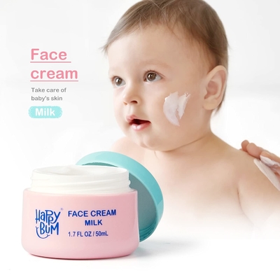 Set Kado Mandi Bayi Lembut Dan Bergizi Pelembab Strawberry