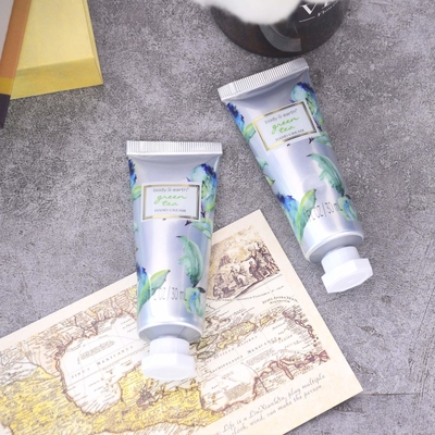 Formula Tidak Berminyak Menyerap Dengan Cepat Body Lotion Perawatan Kulit Meremajakan